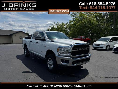 Bright White Clearcoat 2022 RAM 2500 Tradesman Crew Cab 4x4 6'4' Box