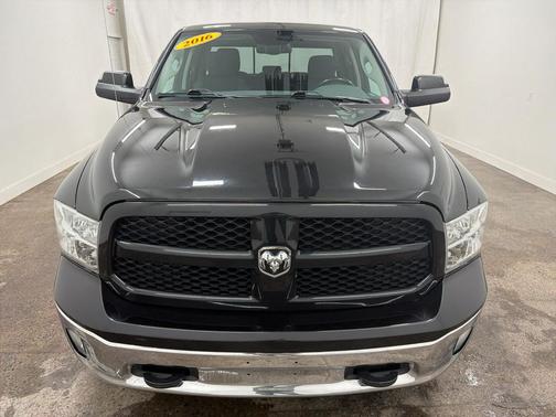 2016 RAM 1500 SLT