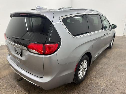 2018 Chrysler Pacifica Touring-L
