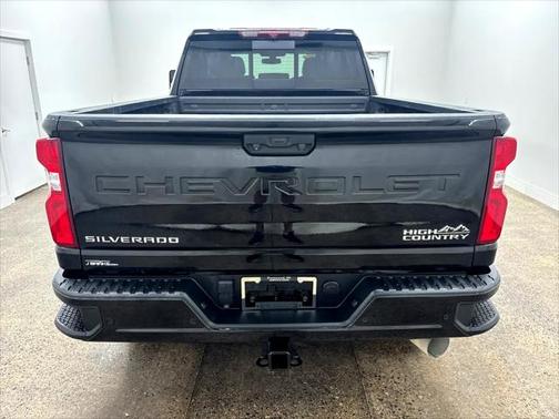 2022 Chevrolet Silverado 2500 High Country