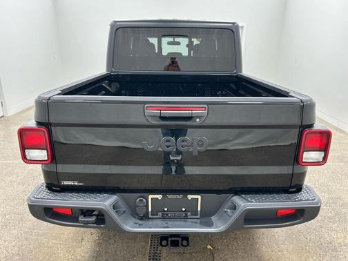 2022 Jeep Gladiator Sport S