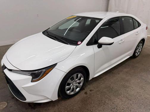 White 2021 Toyota Corolla LE