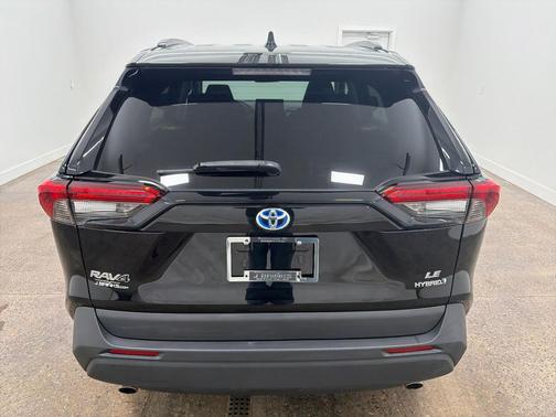 2022 Toyota RAV4 Hybrid LE