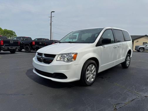 White Knuckle Clearcoat 2018 Dodge Grand Caravan SE