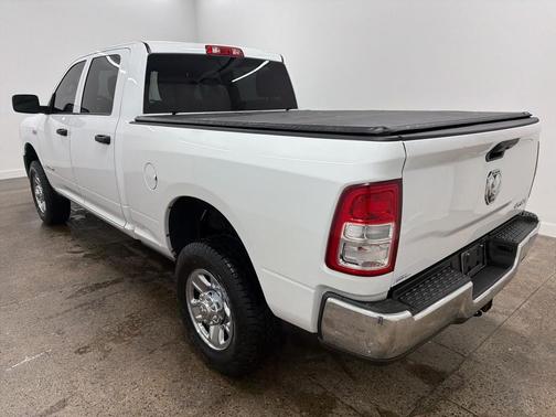 2022 RAM 2500 Tradesman Crew Cab 4x4 6'4' Box