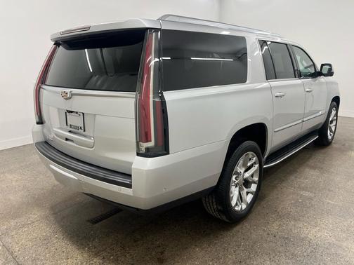 2017 Cadillac Escalade ESV Luxury