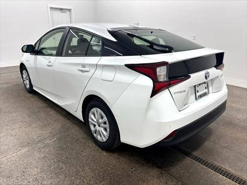 2022 Toyota Prius LE