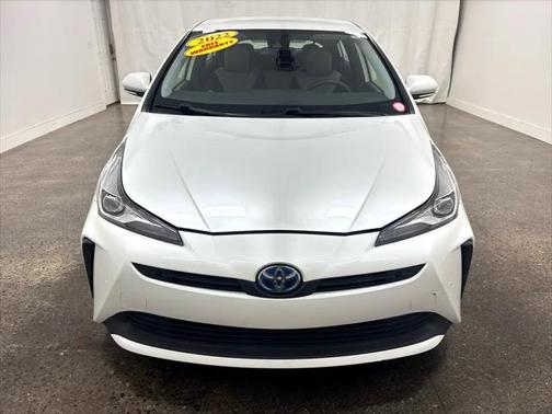 2022 Toyota Prius LE