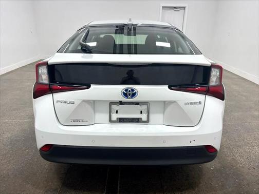 2022 Toyota Prius LE