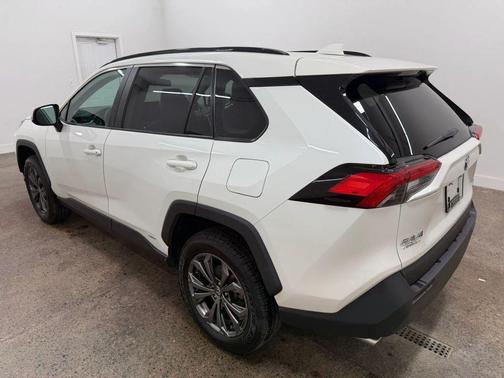 Blizzard Pearl 2022 Toyota RAV4 Hybrid XLE Premium