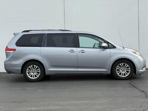 2013 Toyota Sienna XLE