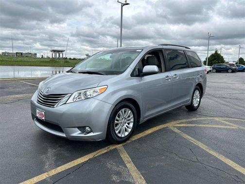 2013 Toyota Sienna XLE