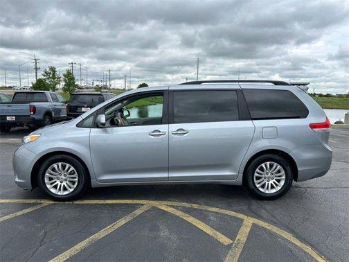 2013 Toyota Sienna XLE