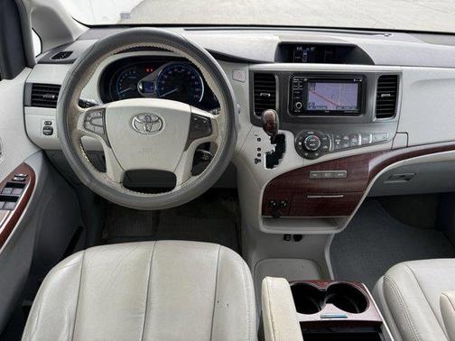 2013 Toyota Sienna XLE
