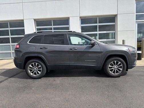 Granite Crystal Metallic Clearcoat 2019 Jeep Cherokee Latitude Plus