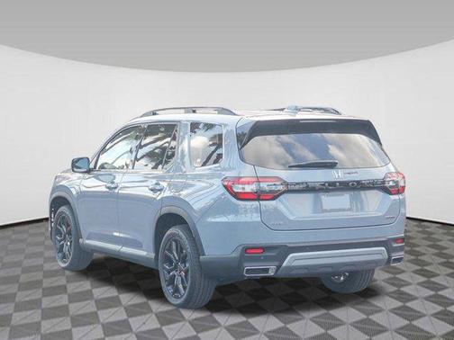 2025 Honda Pilot Touring 8-Passenger
