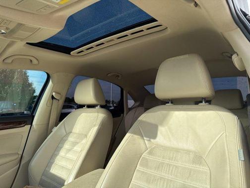 2013 Volkswagen Passat 2.0 TDI SEL Premium