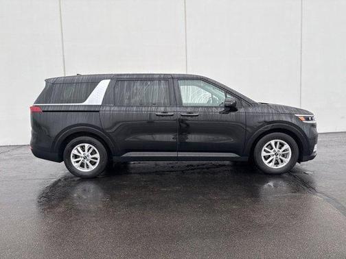 2022 Kia Carnival LXS