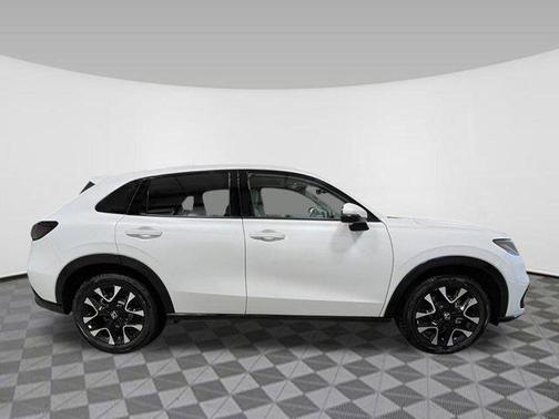 Platinum White Pearl 2027 Honda HR-V EX-L