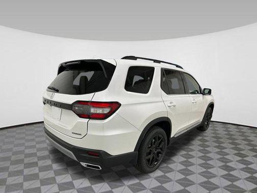 2025 Honda Pilot Touring 8-Passenger