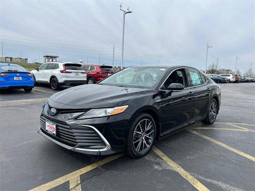 2021 Toyota Camry Hybrid XLE