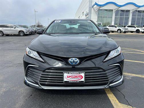 2021 Toyota Camry Hybrid XLE