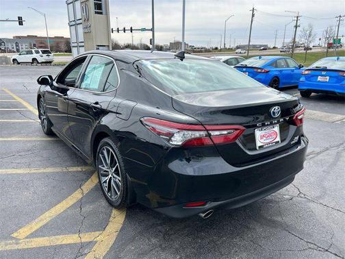 2021 Toyota Camry Hybrid XLE
