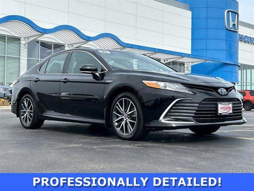 2021 Toyota Camry Hybrid XLE
