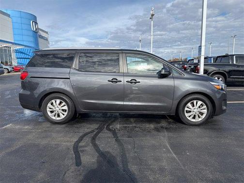 2016 Kia Sedona LX