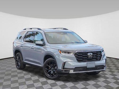 2025 Honda Pilot Touring 8-Passenger