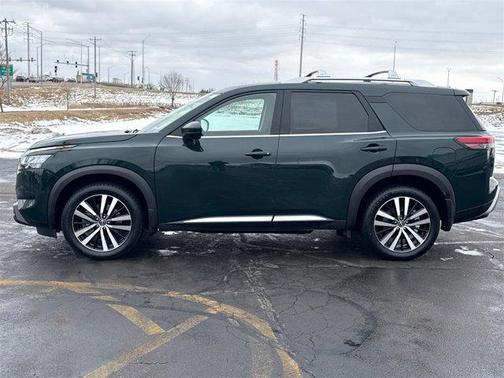 2024 Nissan Pathfinder Platinum 4WD