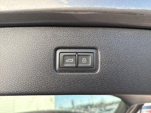 2023 Audi Q7 45 Premium