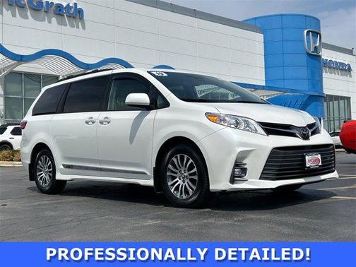 2019 Toyota Sienna XLE