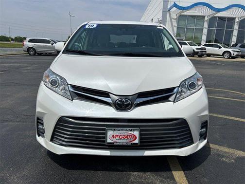 2019 Toyota Sienna XLE