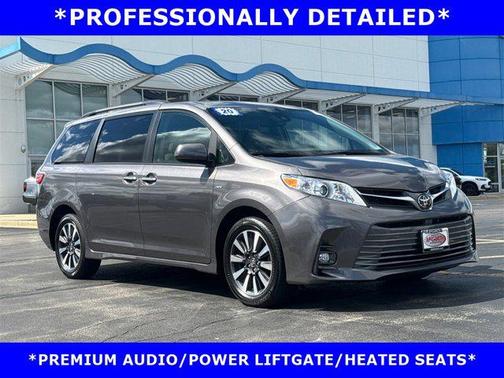 2020 Toyota Sienna XLE