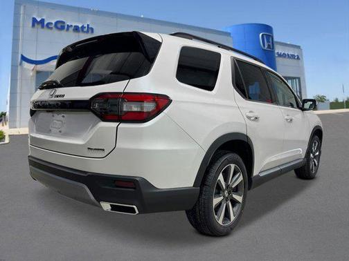 2025 Honda Pilot Touring 8-Passenger
