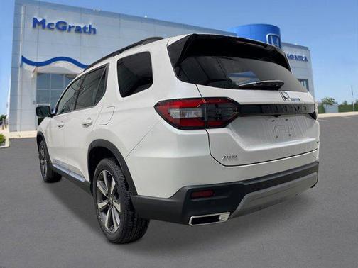 2025 Honda Pilot Touring 8-Passenger