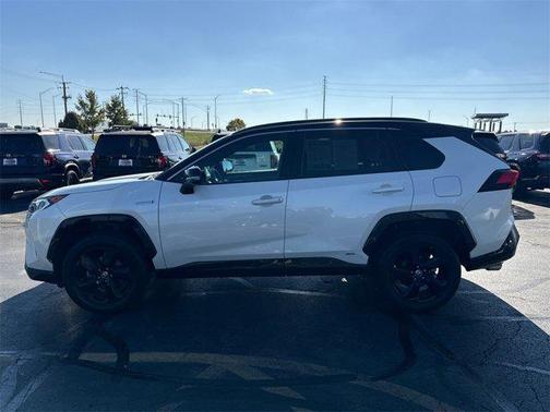 2021 Toyota RAV4 Hybrid SE