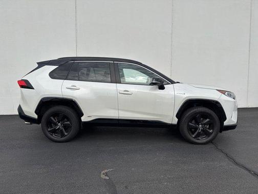 2021 Toyota RAV4 Hybrid SE