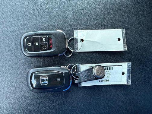 2023 Honda Pilot AWD Elite