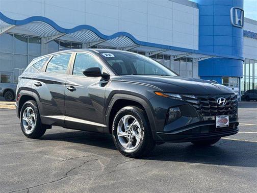 2022 Hyundai TUCSON SE