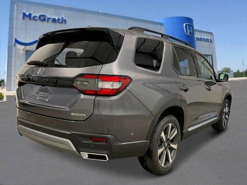 2025 Honda Pilot Touring 8-Passenger