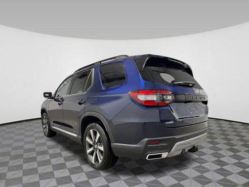 2025 Honda Pilot Touring 8-Passenger