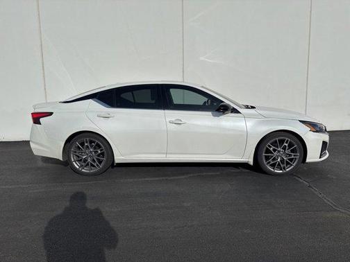 2023 Nissan Altima SR VC-Turbo FWD