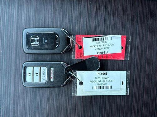 2023 Honda Ridgeline Black