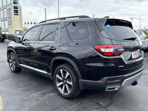 2023 Honda Pilot Touring 8-Passenger