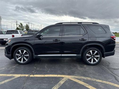 2023 Honda Pilot Touring 8-Passenger