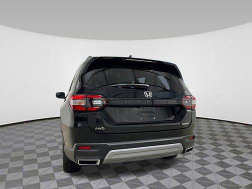 2025 Honda Pilot Touring 8-Passenger