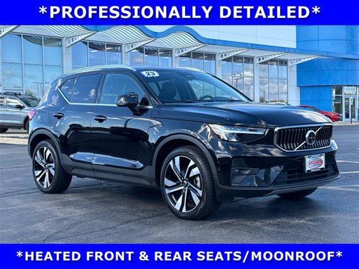 2023 Volvo XC40 B5 Ultimate Bright Theme