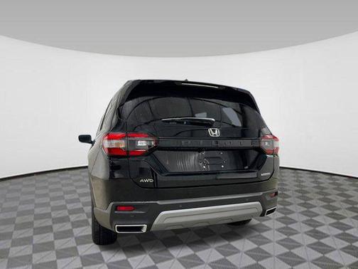2025 Honda Pilot Touring 8-Passenger